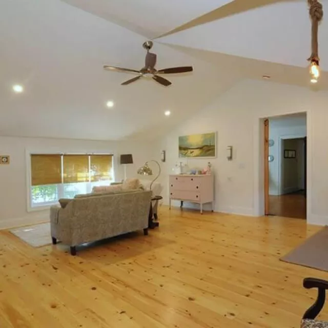 Hardwood floor home reno